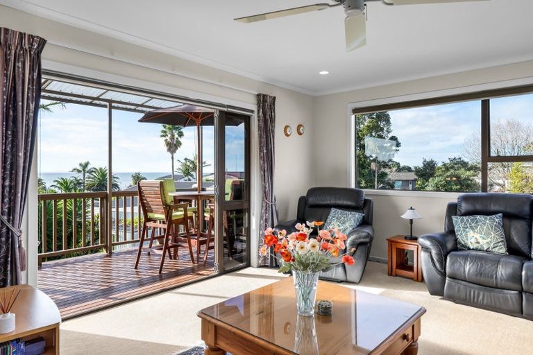 Photo of property in 5 Taihiki Road, Clarks Beach, 2122