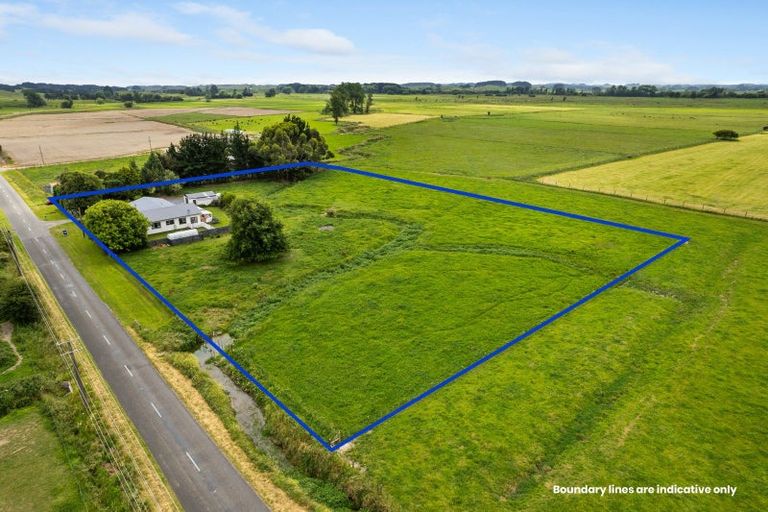 Photo of property in 178 Waikawa Beach Road, Manakau, Levin, 5573