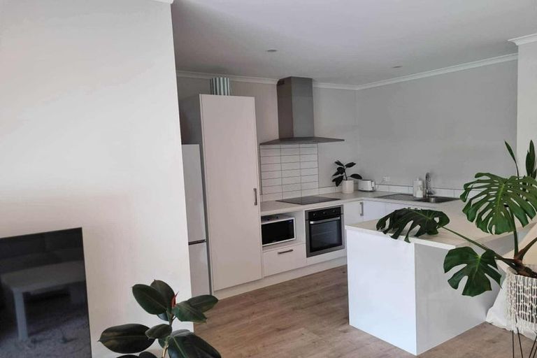 Photo of property in 3/71 Hobsonville Road, Hobsonville, Auckland, 0616