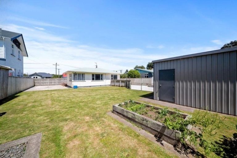 Photo of property in 5 George Street, Hawera, 4610