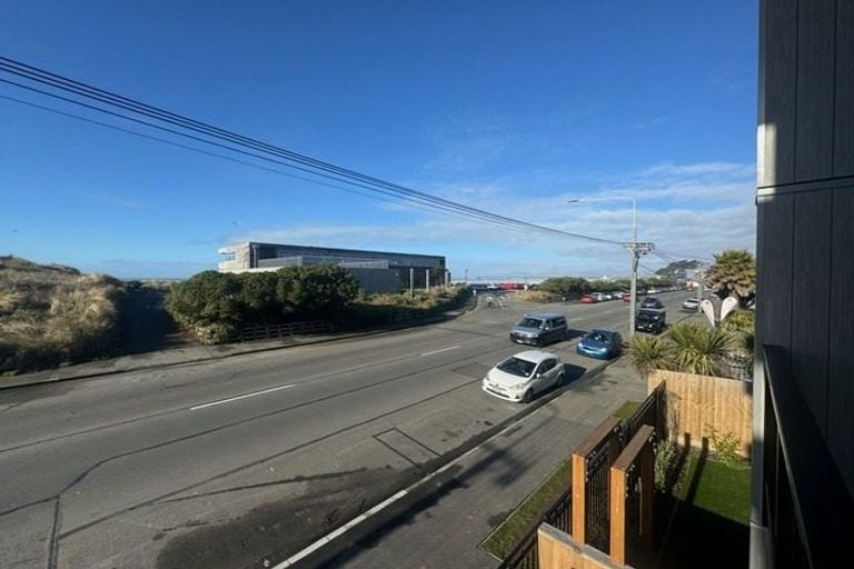 Photo of property in 9/180 Marine Parade, New Brighton, Christchurch, 8083