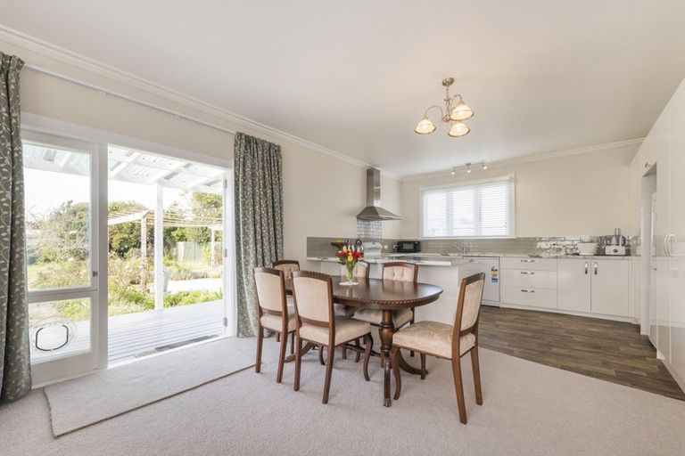 Photo of property in 7 Station Road, Marton, 4710