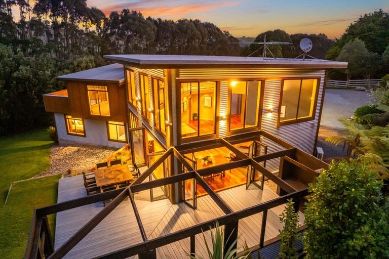 Photo of property in 97a Coroglen Rise, Pukerua Bay, 5026