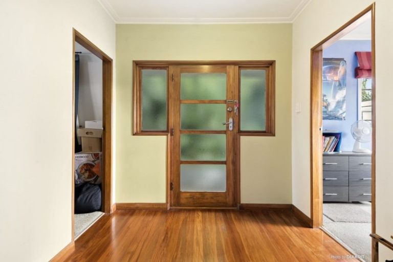 Photo of property in 139 Townsend Road, Miramar, Wellington, 6022