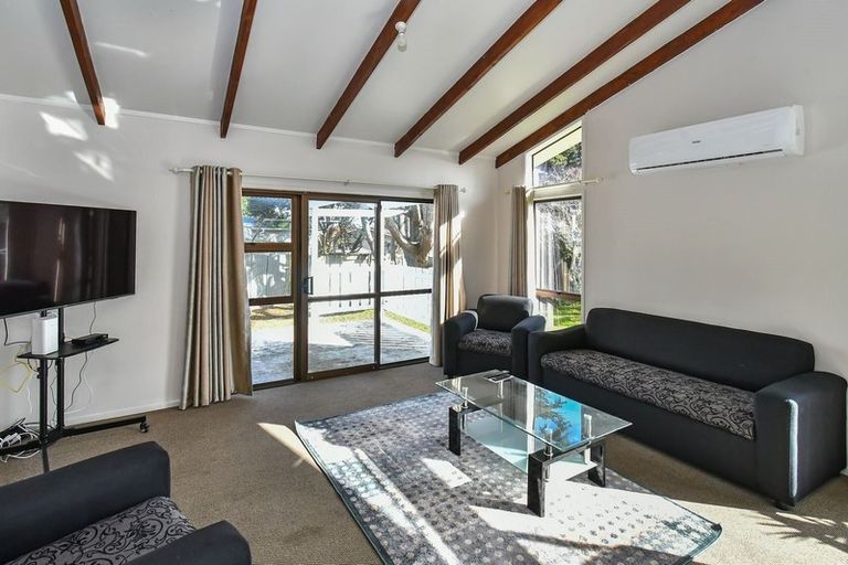 Photo of property in 261 Mahia Road, Weymouth, Auckland, 2103