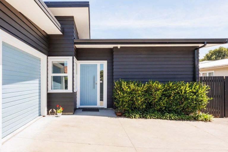 Photo of property in 2b Alton Place, Hokowhitu, Palmerston North, 4410