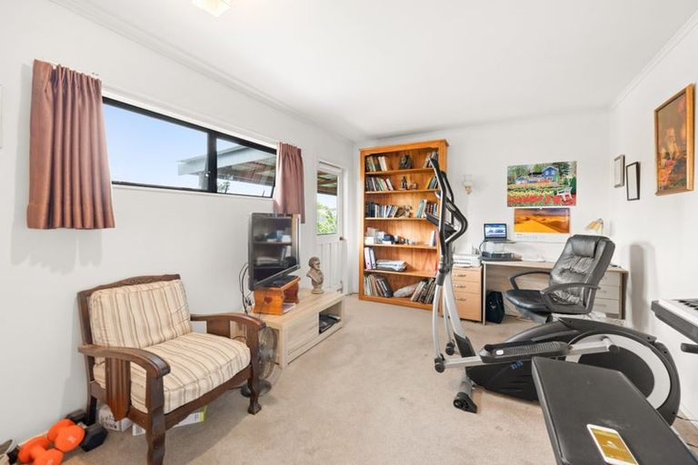 Photo of property in 91 Meadway, Sunnyhills, Auckland, 2010