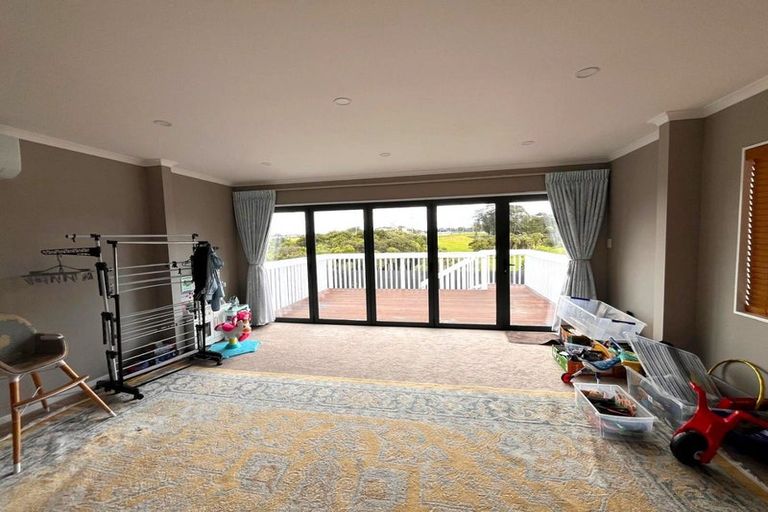 Photo of property in 58a De Quincey Terrace, Highland Park, Auckland, 2010
