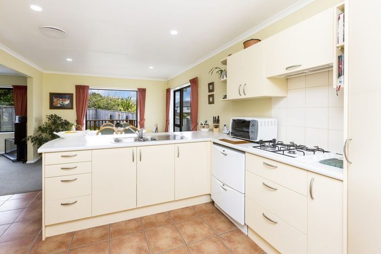 Photo of property in 3 Ormrod Grove, Riverstone Terraces, Upper Hutt, 5018