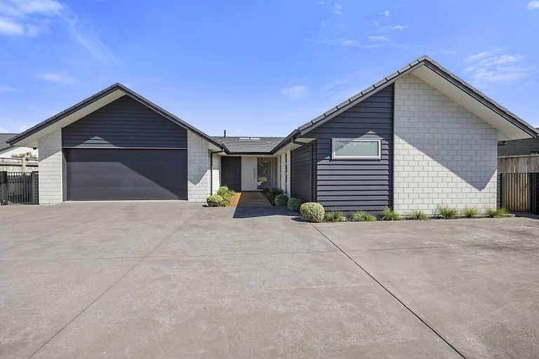 Photo of property in 7 Tupare Place, Highlands Park, New Plymouth, 4312
