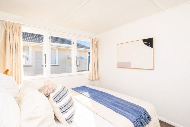 Photo of property in 37 Mana Avenue, Titahi Bay, Porirua, 5022