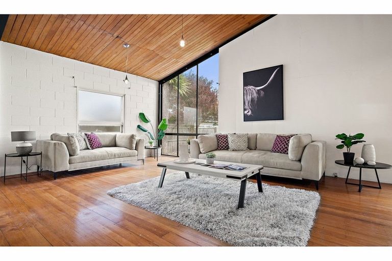 Photo of property in 77 Glenfield Crescent, Mairehau, Christchurch, 8052