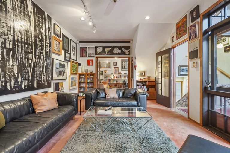 Photo of property in 2/47 Church Street, Devonport, Auckland, 0624