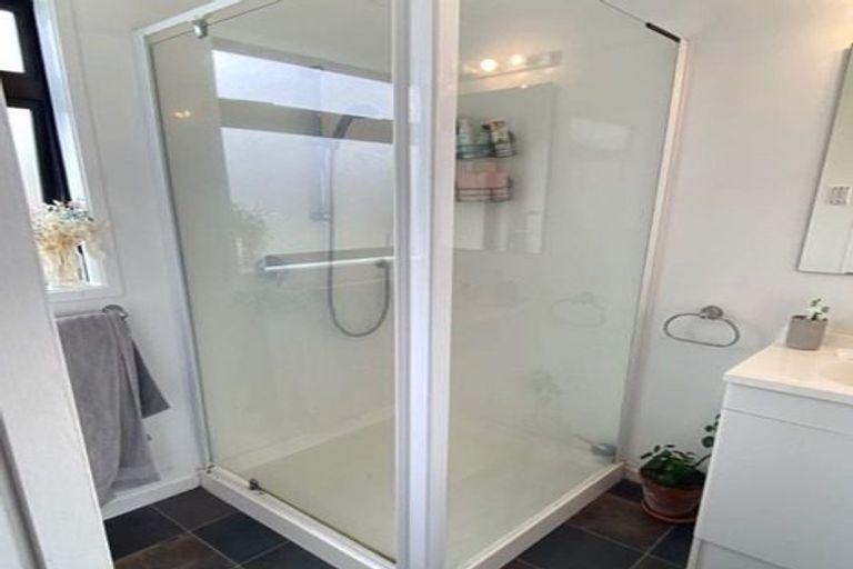 Photo of property in 8 Wallis Street, Raglan, 3225