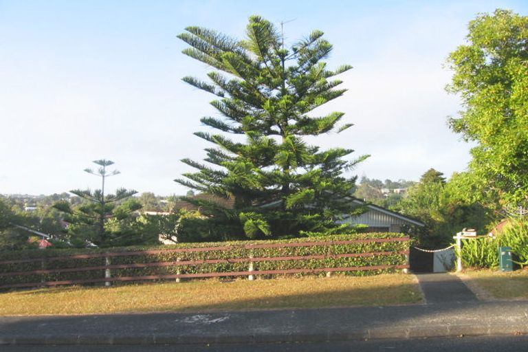 Photo of property in 14 Orton Street, Glenfield, Auckland, 0627