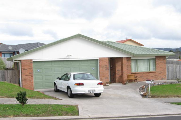 Photo of property in 2 Brittany Drive, Henderson, Auckland, 0612