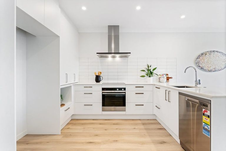 Photo of property in 9 Park Green Avenue, Rosehill, Papakura, 2113