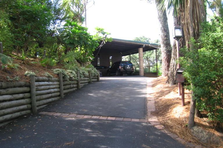 Photo of property in 72 Cliff Road, Torbay, Auckland, 0630