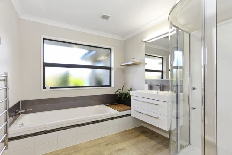 Photo of property in 12 Rossington Drive, West Melton, 7618