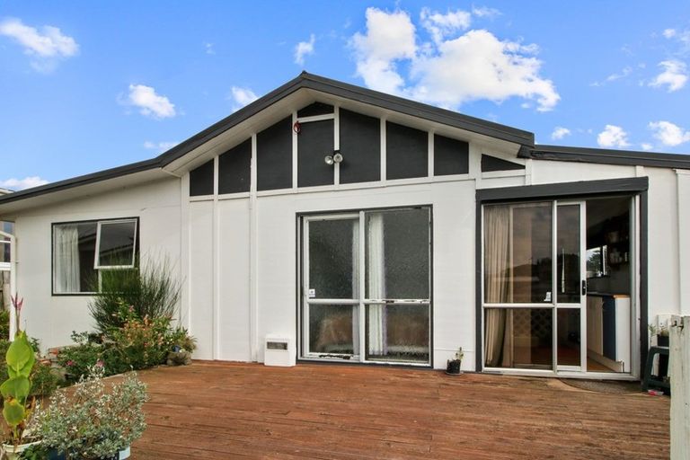 Photo of property in 84 Park Avenue, Waitarere Beach, Levin, 5510