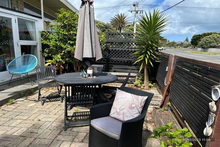 Photo of property in 84 Tutere Street, Waikanae Beach, Waikanae, 5036