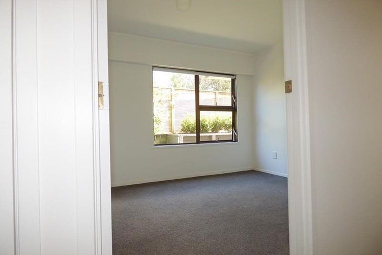 Photo of property in 3/59 Norwood Road, Bayswater, Auckland, 0622