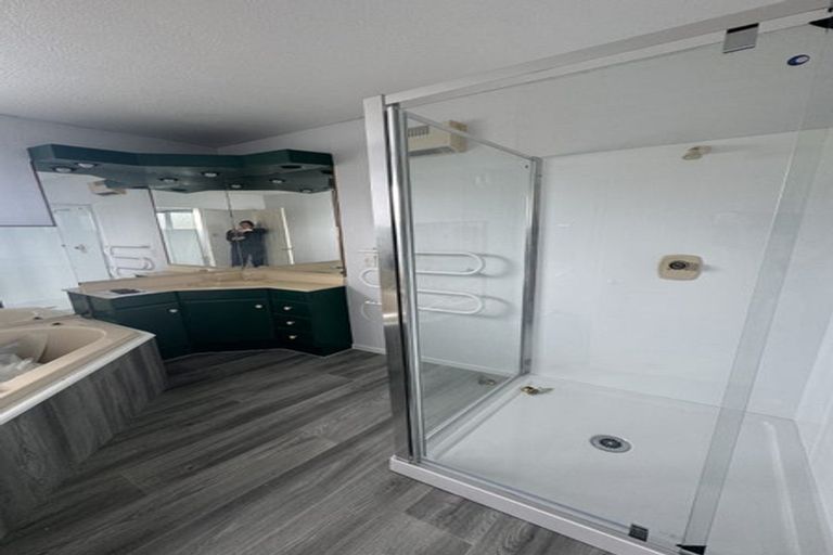 Photo of property in 2/209 Withells Road, Avonhead, Christchurch, 8042