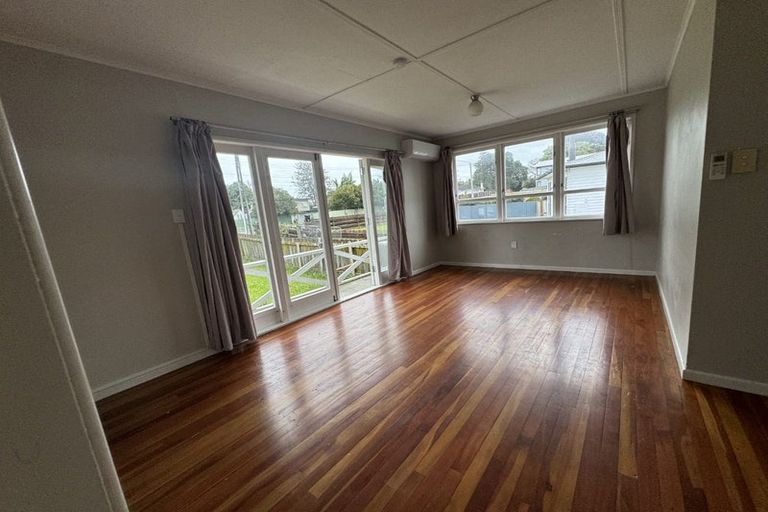 Photo of property in 55 Weymouth Road, Manurewa, Auckland, 2102