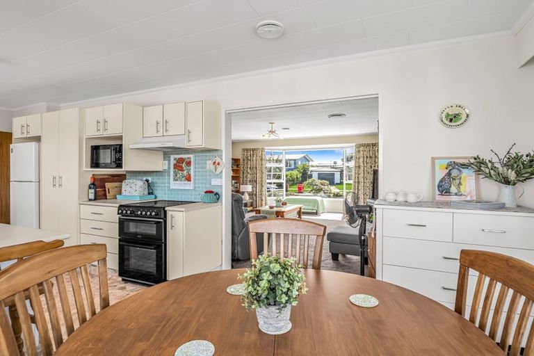 Photo of property in 34 Herbert Avenue, Cloverlea, Palmerston North, 4412