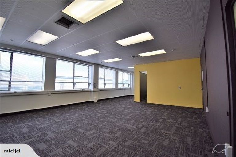 Photo of property in 350a Great South Road, Opaheke, Papakura, 2113