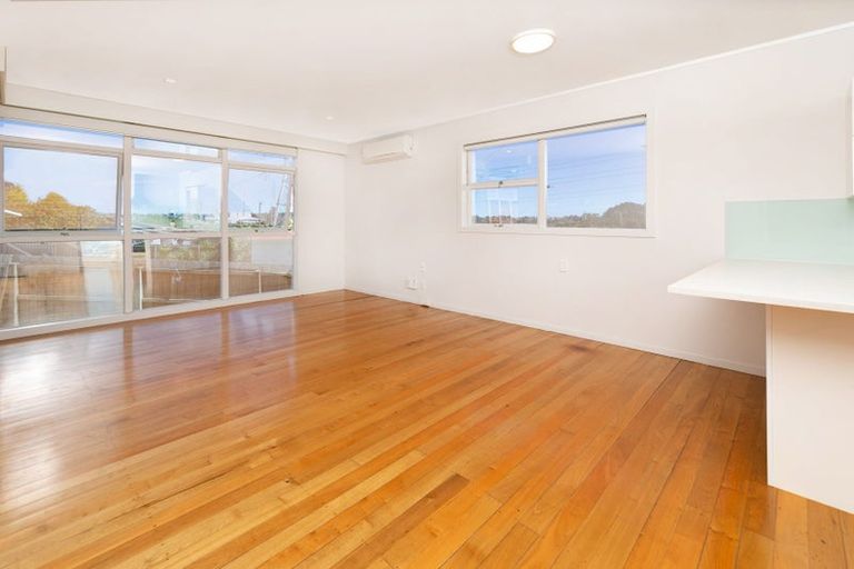 Photo of property in 19a Marewa Street, Te Atatu South, Auckland, 0610