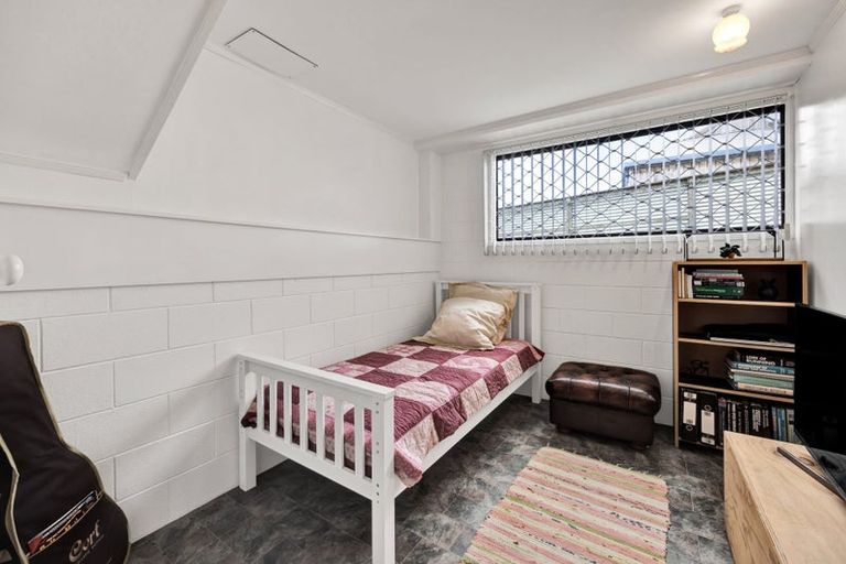 Photo of property in 2 Ngahere Street, Inglewood, 4330