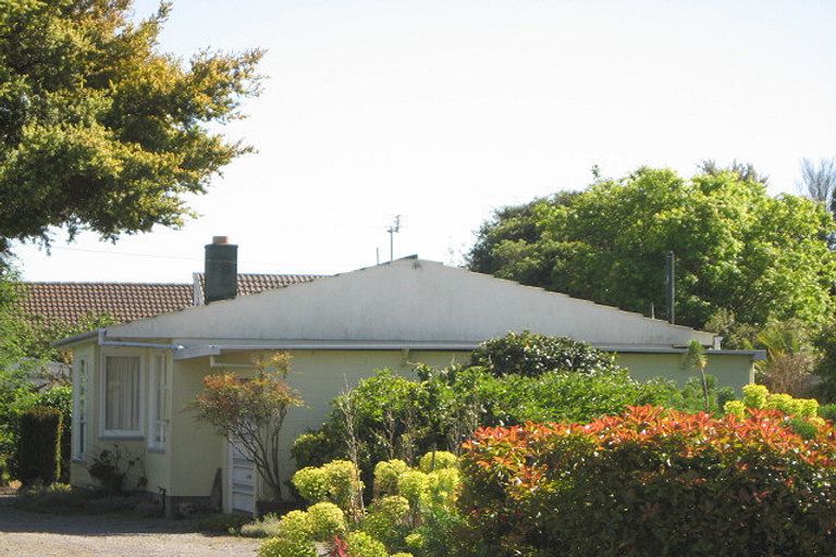Photo of property in 75 Winters Road, Redwood, Christchurch, 8051