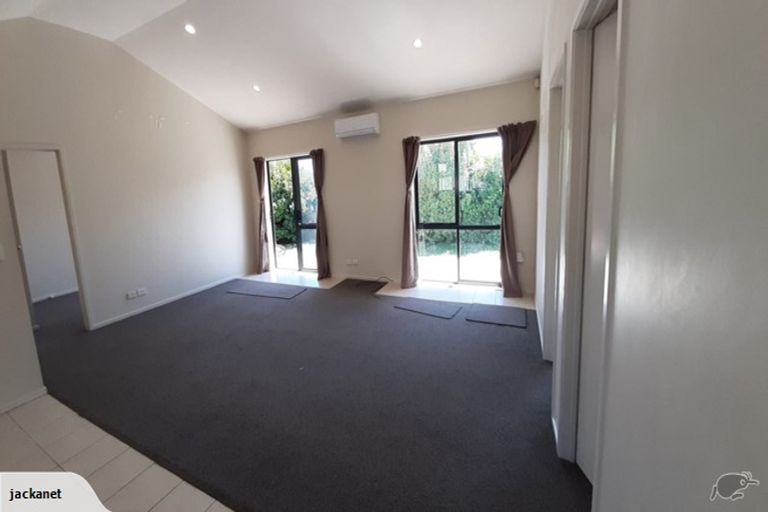 Photo of property in 28a Kamara Road, Glen Eden, Auckland, 0602