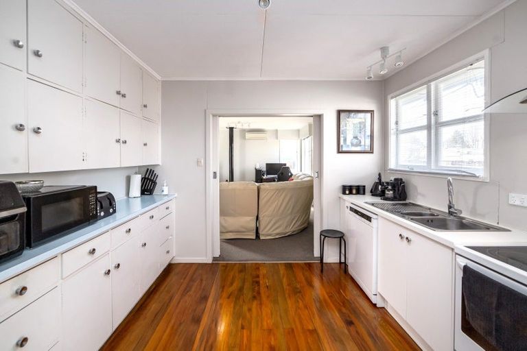 Photo of property in 2 Wood Street, Greytown, 5712