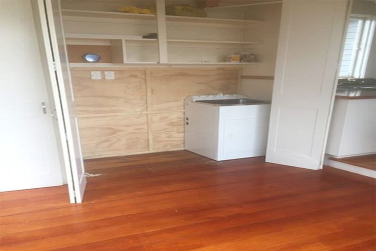 Photo of property in 250 Geraldine Street, Edgeware, Christchurch, 8013