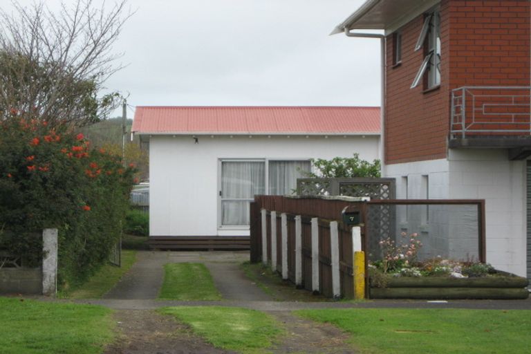 Photo of property in 7 Blake Street, Waitara, 4320