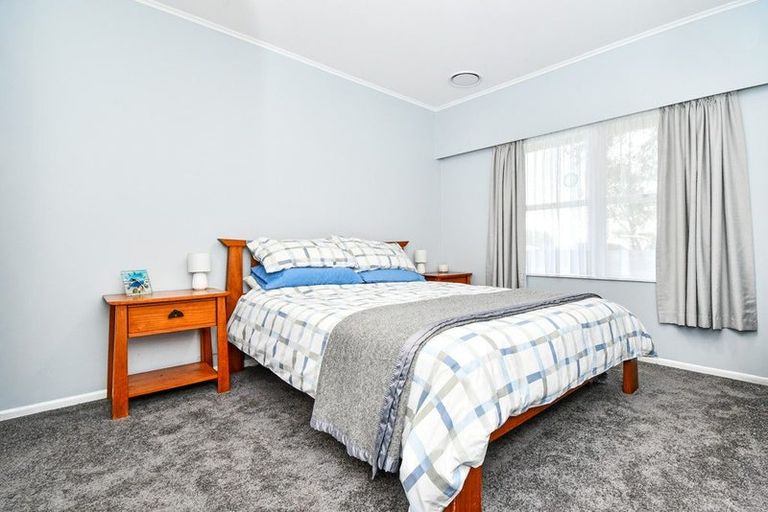 Photo of property in 18 Walpole Avenue, Hillpark, Auckland, 2102
