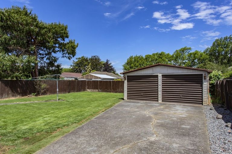Photo of property in 82 Farquhars Road, Redwood, Christchurch, 8051