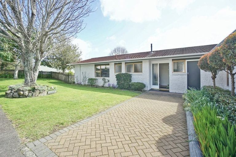 Photo of property in 8 Dowman Place, Te Puke, 3119