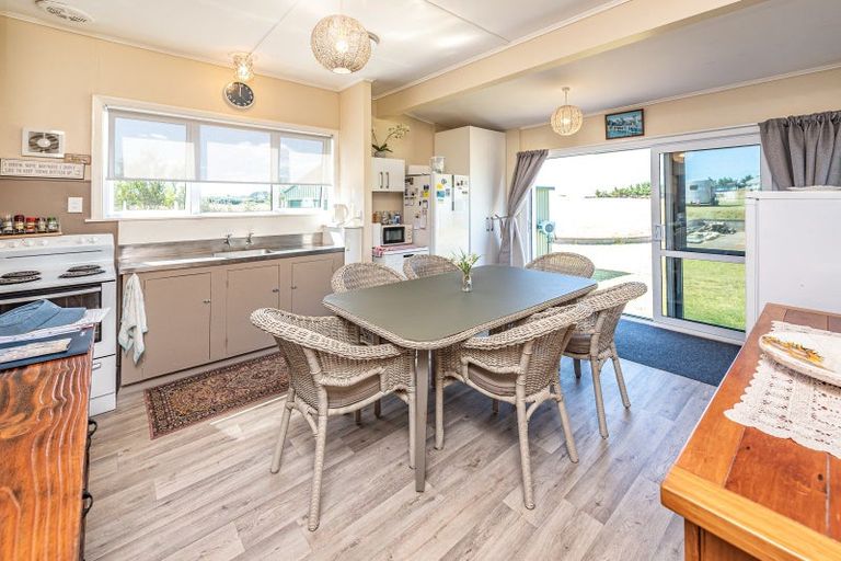 Photo of property in 6 Kamahi Street, Castlecliff, Whanganui, 4501