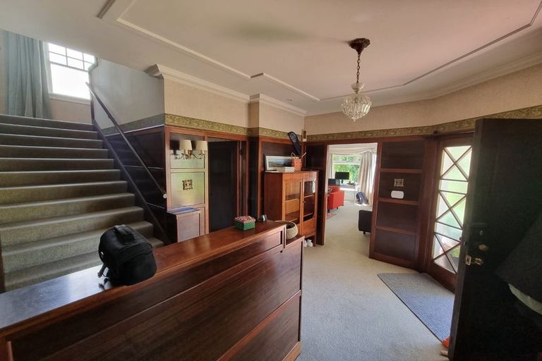 Photo of property in 19 Fitzherbert Terrace, Thorndon, Wellington, 6011