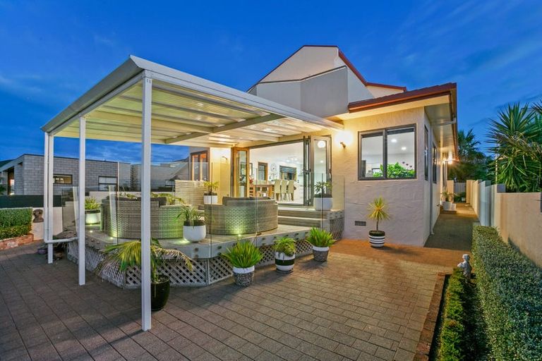 Photo of property in 46 Whiteley Street, Moturoa, New Plymouth, 4310