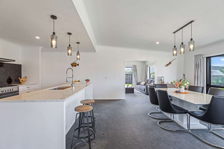 Photo of property in 9 Lady Jocelyn Place, Whitianga, 3510