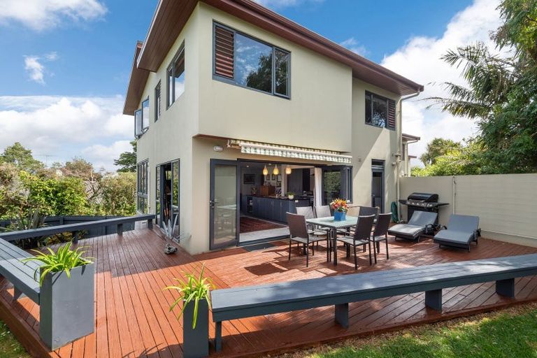 Photo of property in 3/71 Pupuke Road, Northcote, Auckland, 0627