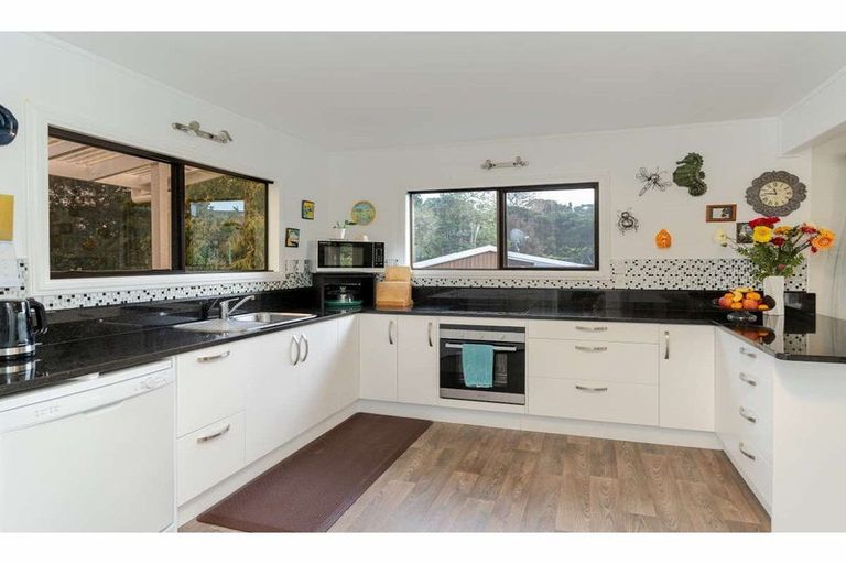 Photo of property in 87 Doves Bay Road, Kerikeri, 0294