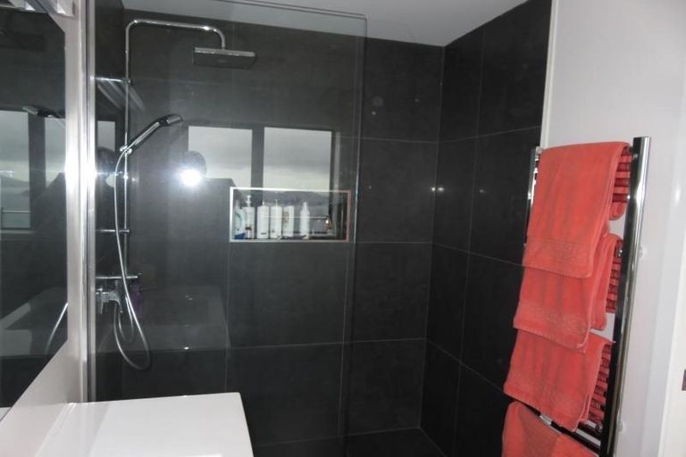 Photo of property in 79 Spenmoor Street, Newlands, Wellington, 6037