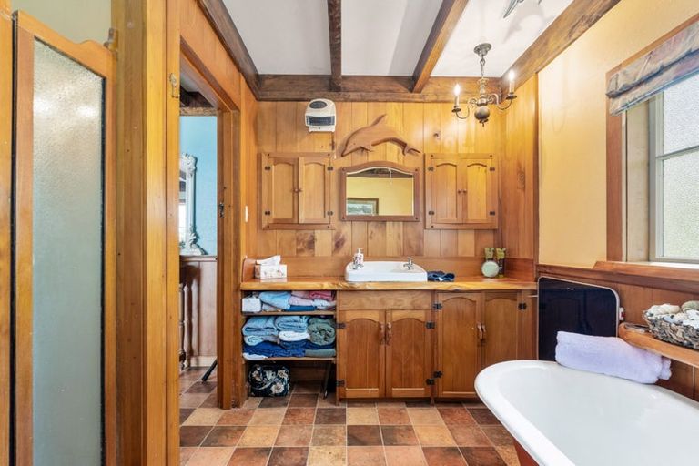 Photo of property in 100 George Street, Hikurangi, 0114