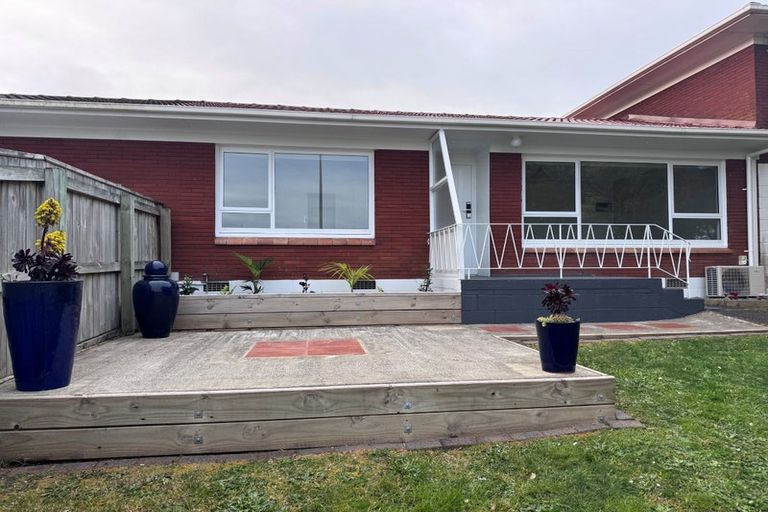 Photo of property in 2/1 Evelyn Place, Hillcrest, Auckland, 0627