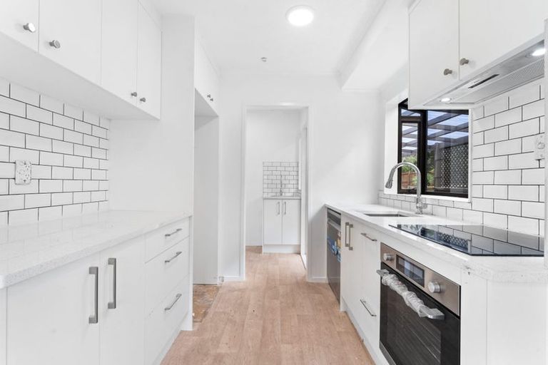 Photo of property in 30 Alidade Place, Massey, Auckland, 0614